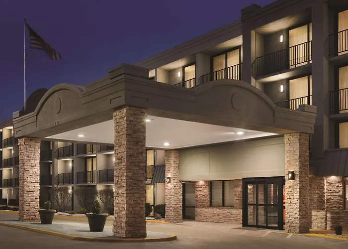 Central hotel: Country Inn & Suites By Radisson, Erlanger - Cincinnati South